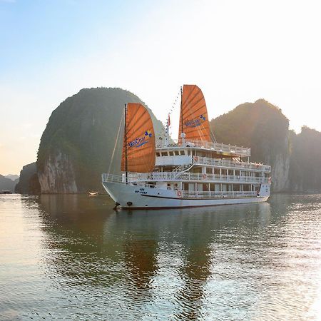 Отель Unicharm Cruise Халонг Экстерьер фото