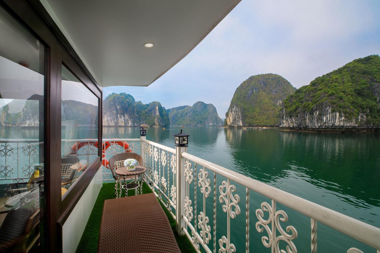 Отель Unicharm Cruise Халонг Экстерьер фото